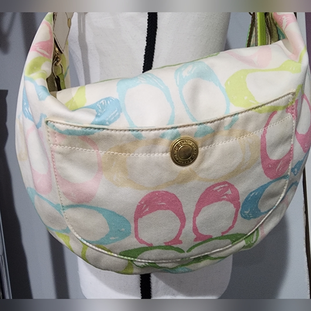 Coach Purse 👛 - Picture 2 of 16